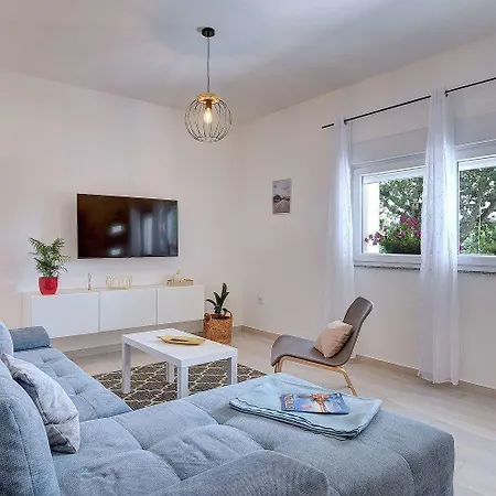 公寓 Mit Grossem Garten, Spielbereich Ližnjan